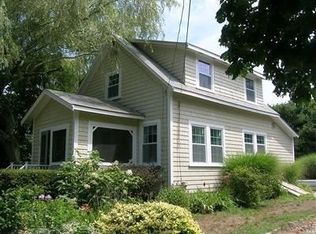 8 Center St, Dennis Port, MA 02639