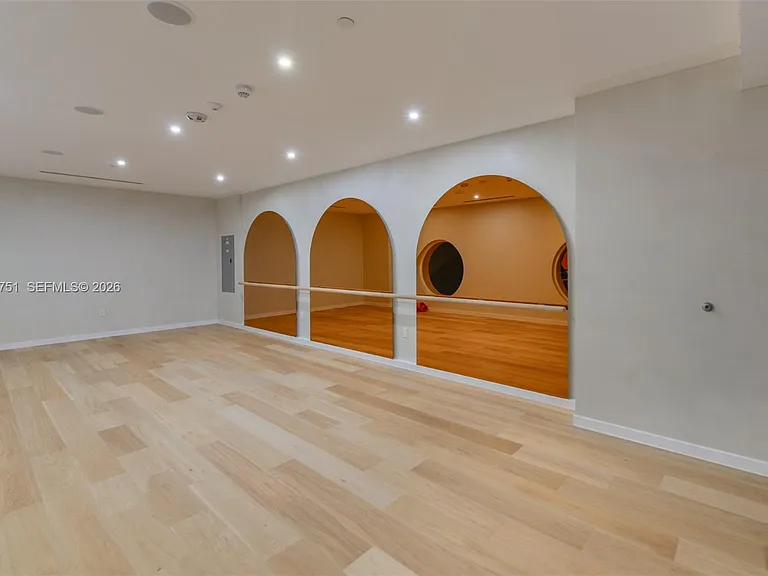 90 NE 32nd St #1108 — Photo 27