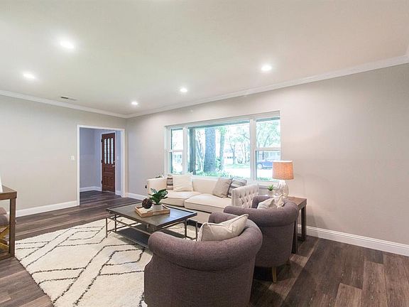 5th image of 705 King Dr
