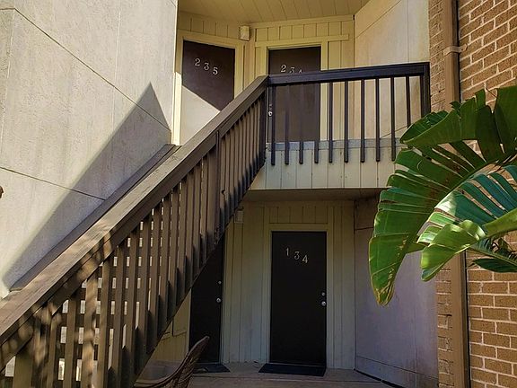 3rd image of 1010 Padre Blvd #235