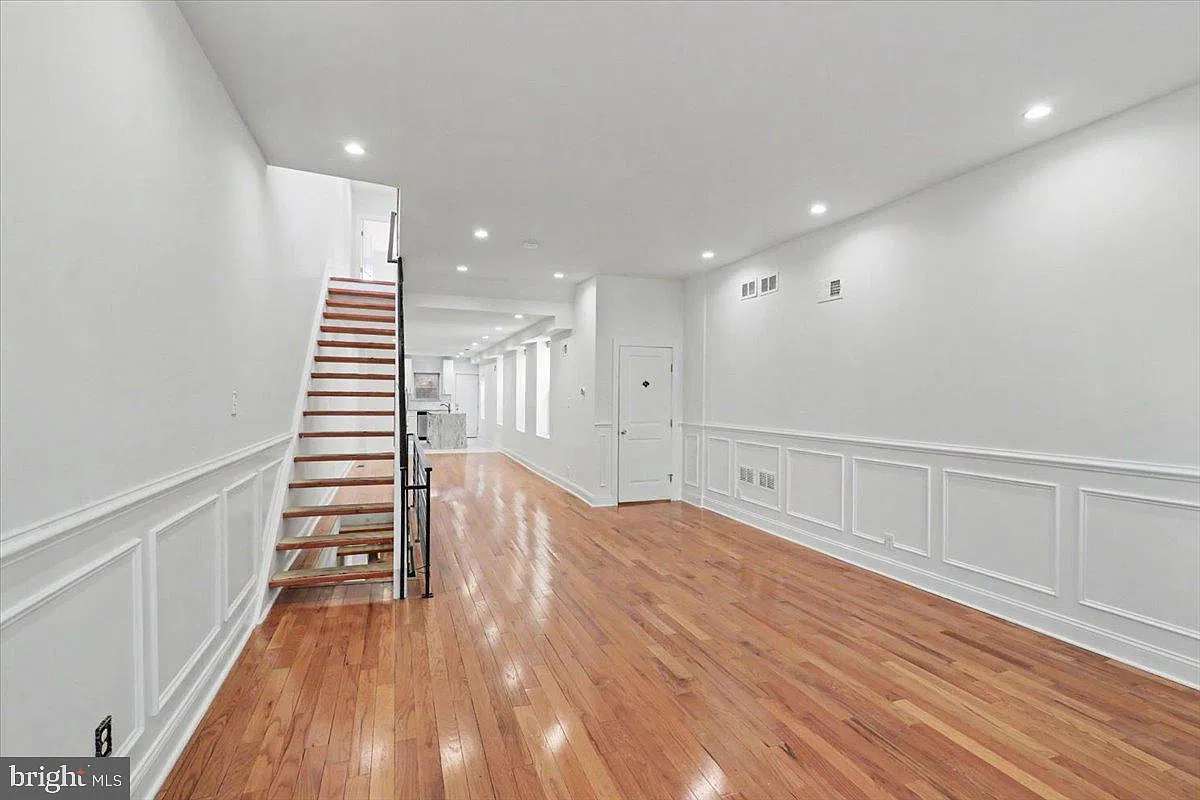 3 bed, 2.5 bath, 2196 sqft, $2,650 — Photo 2