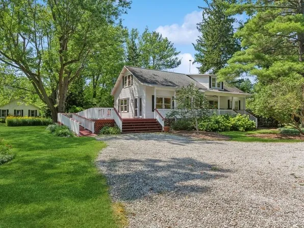 3420 Wagner Rd, Three Oaks, MI 49128