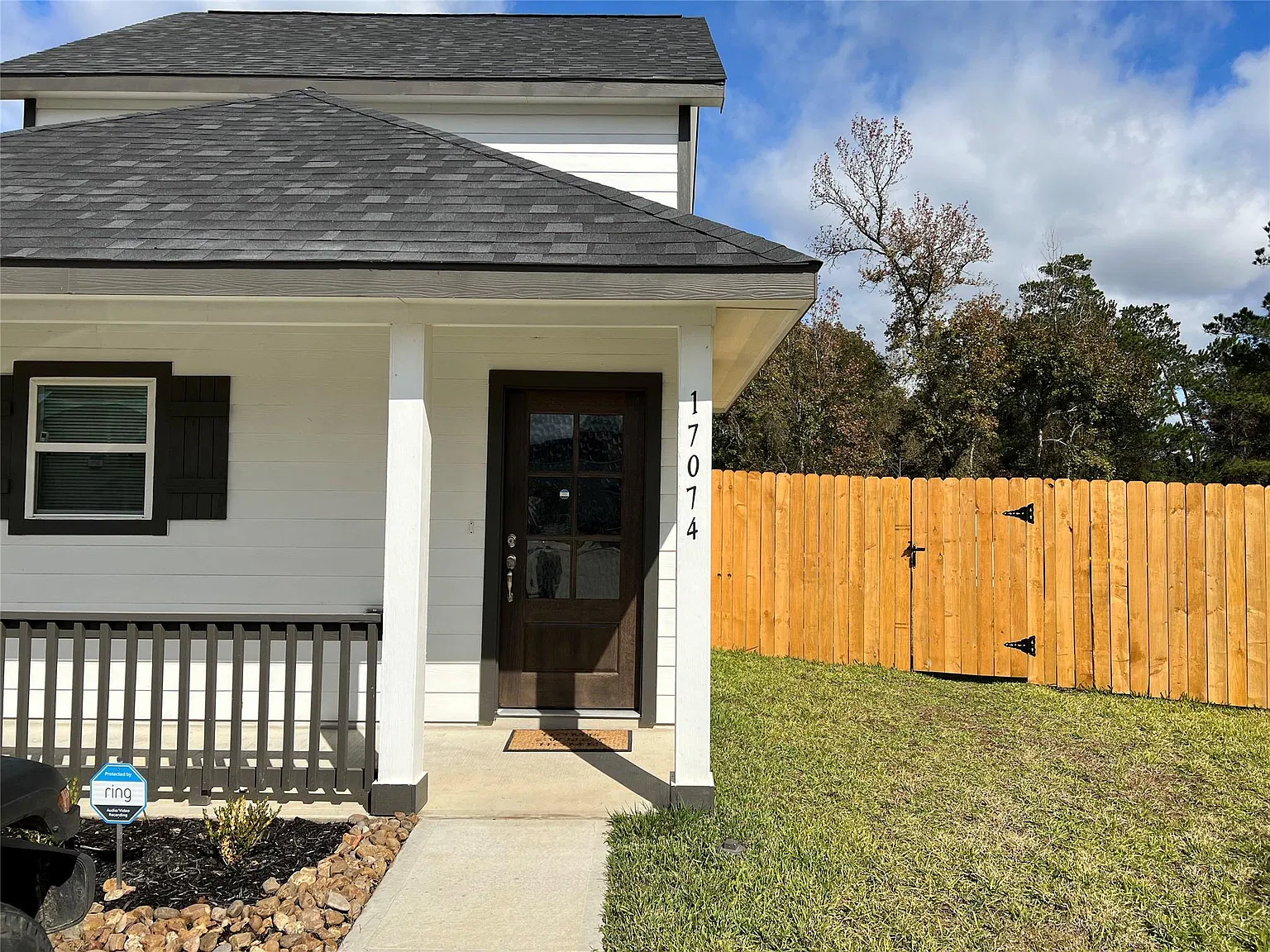 3 bed, 2.0 bath, 1037 sqft, $1,499 — Photo 3