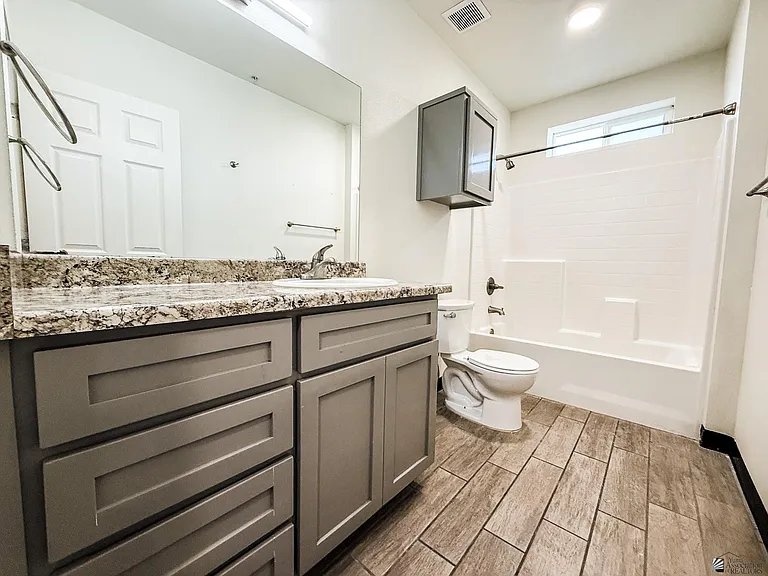 195 N 17th Ave #2 — Photo 14