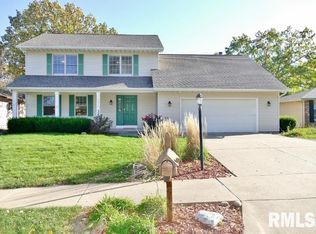 1412 W Queens Court Rd, Peoria, IL 61614