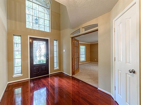 2nd image of 10519 S Belmont Ct