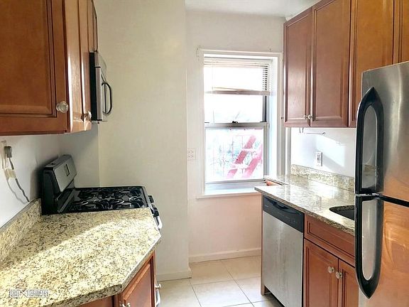 3rd image of 5410 Netherland Ave #E55
