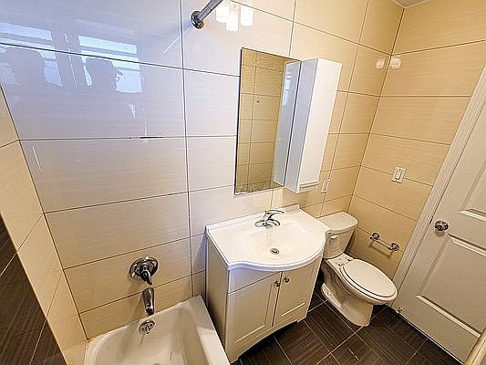 4th image of 144 Bruckner Blvd #5D