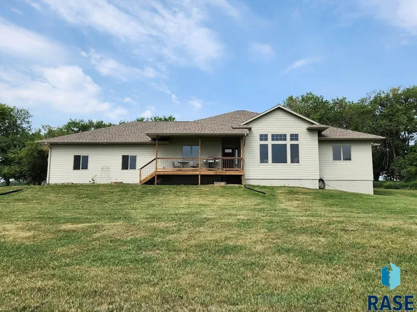47062 247th St, Dell Rapids, SD 57022