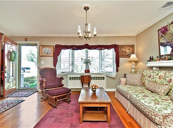 5th image of 3017 Bard St