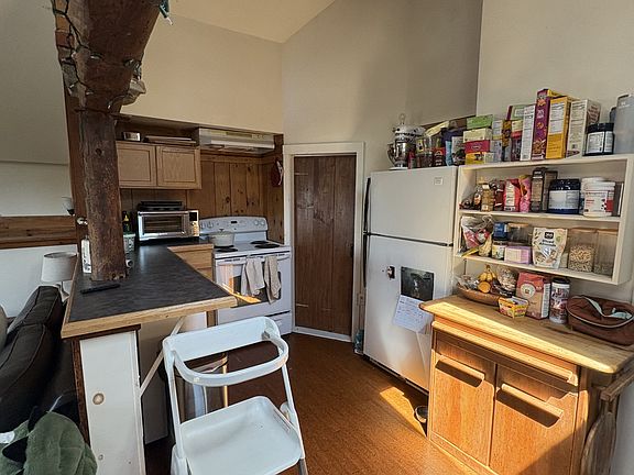 5th image of 410 Old Montague Rd APT 5