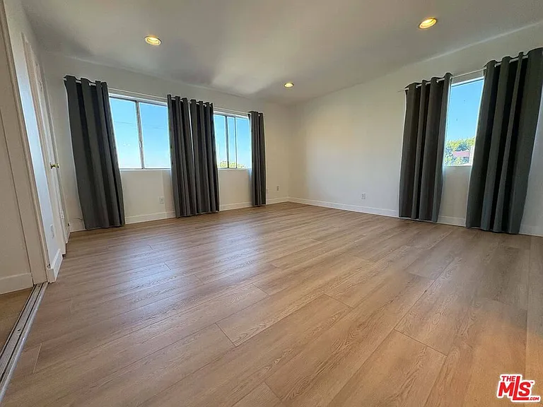 870 Figueroa Ter #1 — Photo 15