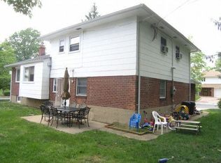 538 Mark Ln, Westbury, NY 11590