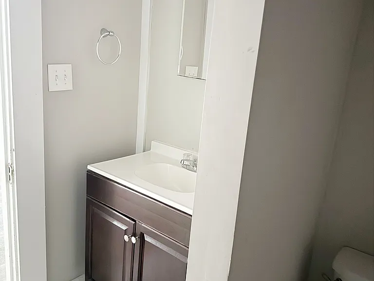 28 E Powell Ave #A — Photo 18