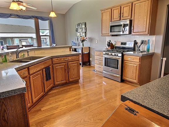 5th image of 1431 E Woodbrook Ct