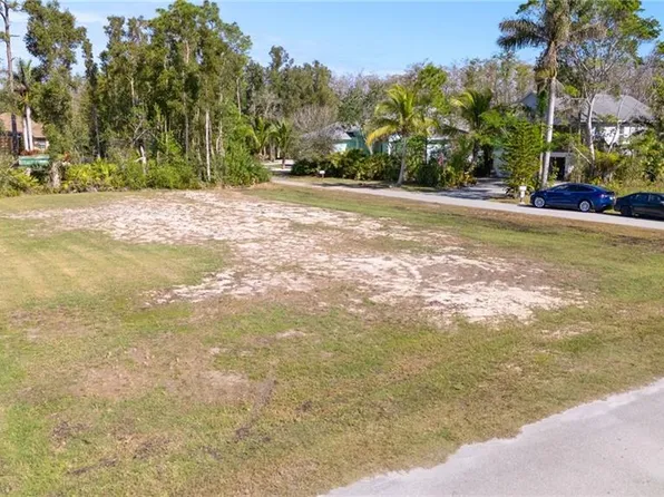 4520 Catalina LN, BONITA SPRINGS, FL 34134