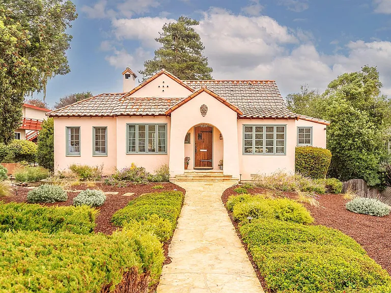938 Lighthouse Avenue, Pacific Grove, Ca 93950