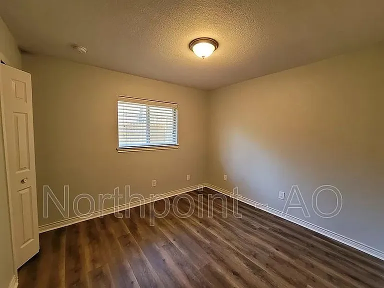 1362 Applegate Dr — Photo 12