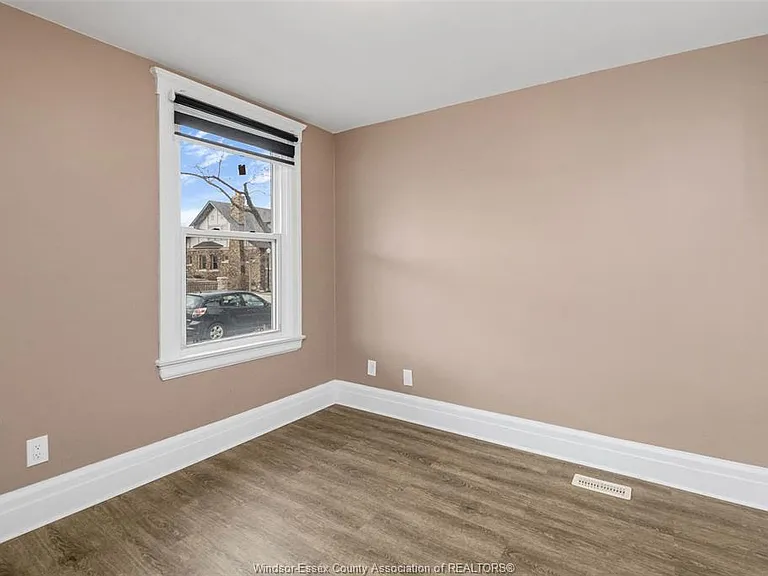 1292 Chilver Rd — Photo 6