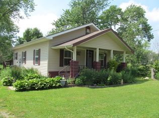 15467 E Fairfield Rd, Mount Vernon, IL 62864