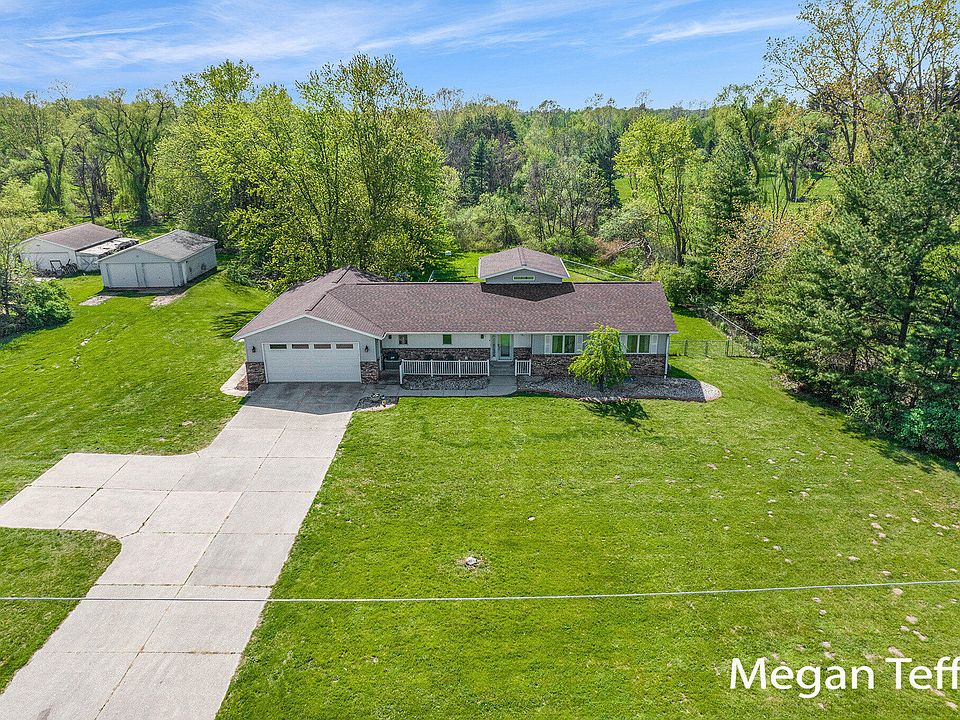 901 East St, Coopersville, MI 49404 Zillow