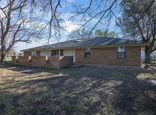 175 Clover Ln, Decatur, TX 76234