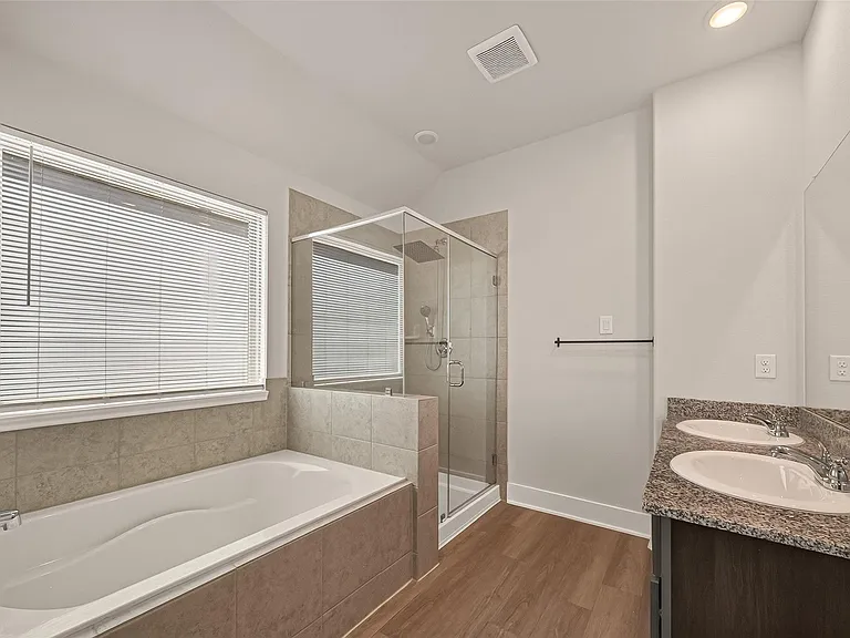 13412 Sun Cay Dr — Photo 32