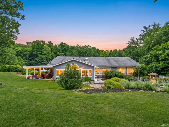 289 Oak Ridge Road, Hopewell Junction, NY 12533