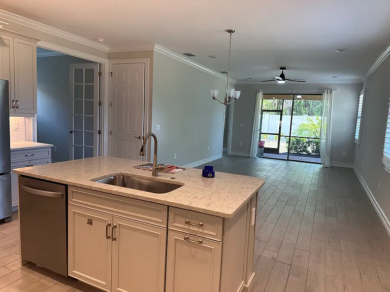 701 Maraviya Blvd — Photo 9