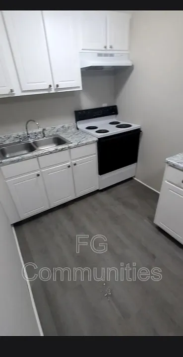 1904 N William St #28A