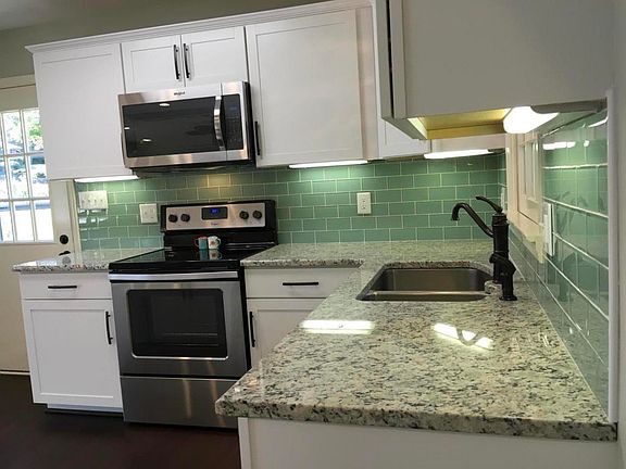 4th image of 5111 Carriage Dr