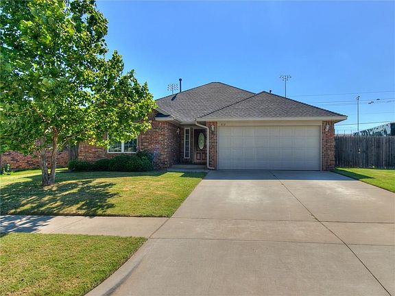 3rd image of 612 S Forest Dr