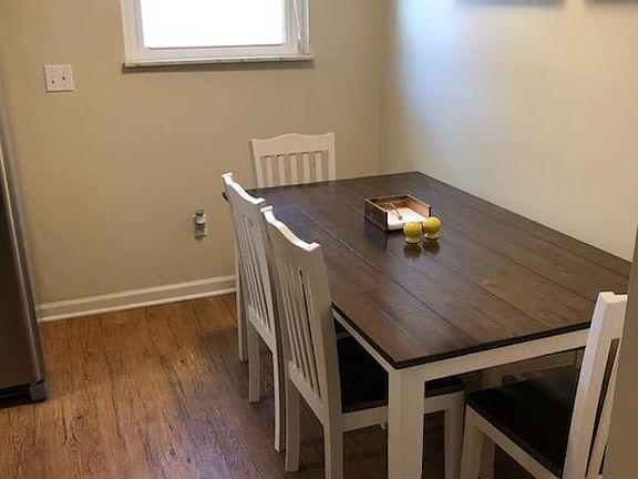 Eating area in kitchen