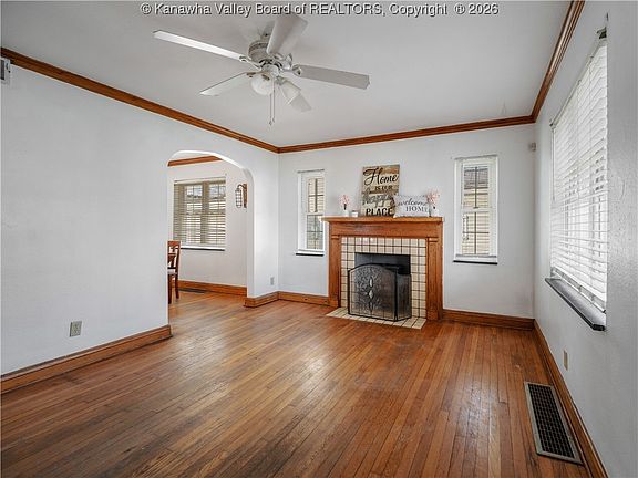 5th image of 2323 Grant Ave