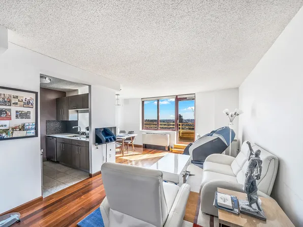 474 48th Ave #2H, Queens, NY 11109