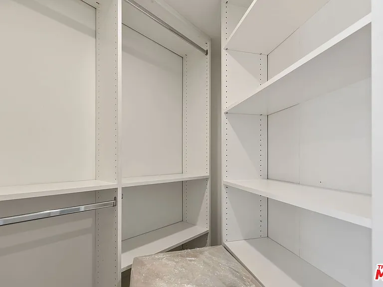 723 Westmount Dr #206 — Photo 14