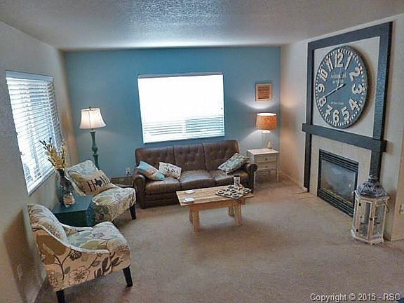 Living Room w/Gas Fireplace.