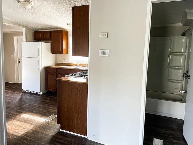 Fairview Crossing — Photo 13