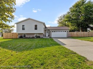 1302 Porter Dr, Charlotte, MI 48813