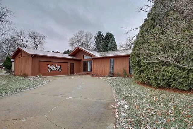 307 Carrie Ave photo 1