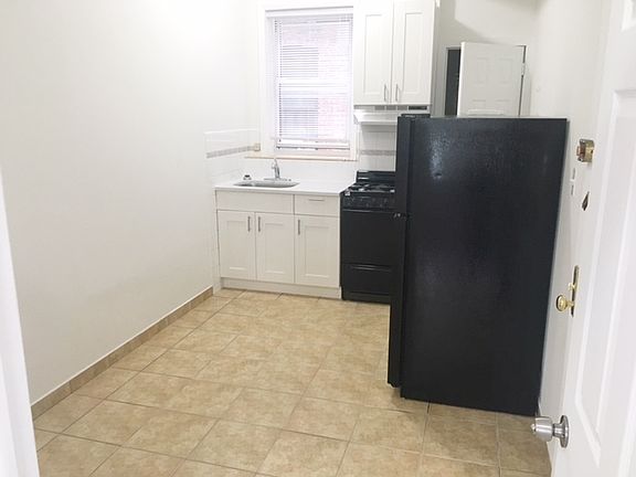 4th image of 33 Kingsland Ave #4