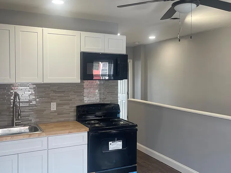 5618 Appletree St #2 — Photo 8