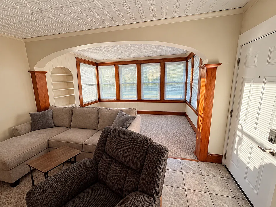 103 Vine St #2B