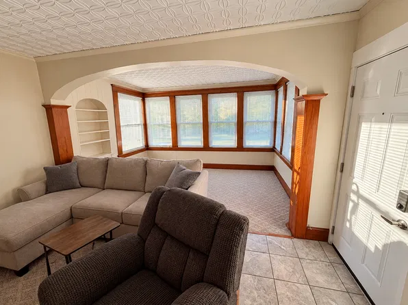 103 Vine St APT 2B, Nashua, NH 03060