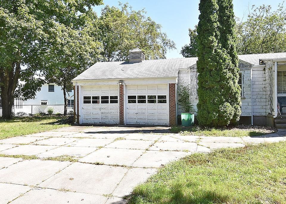 52 Deer Run Trl, Smithfield, RI 02917 Zillow