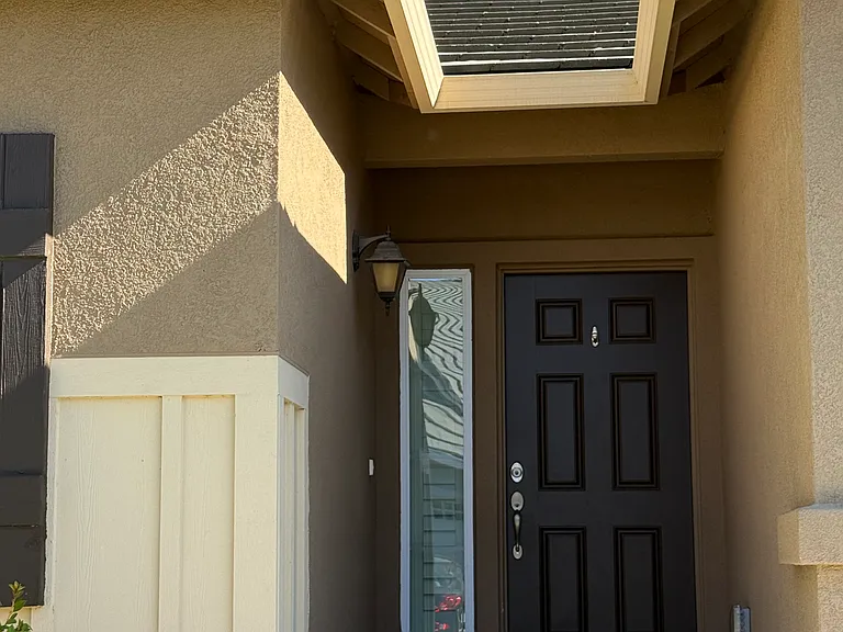 1028 Beymer Loop — Photo 2