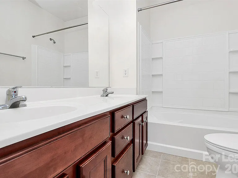 1654 Walnut View Dr — Photo 15