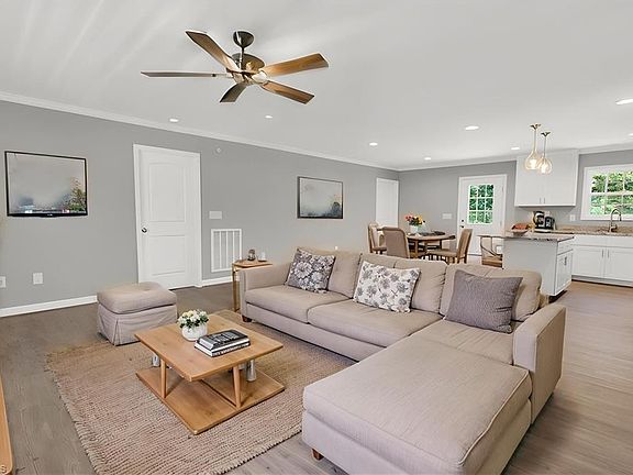 5th image of 1050 Rising View Way