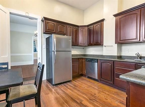 5th image of 525 Valence St