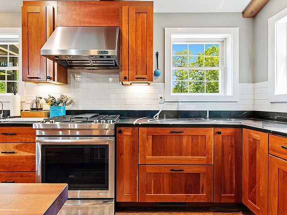 4th image of 33 Ingalls Terrace